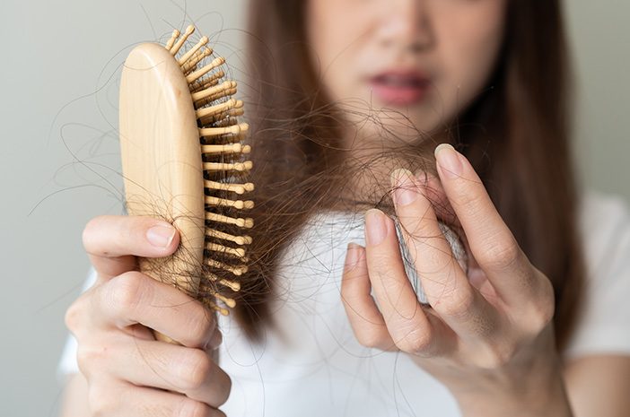 Penyebab Rambut Rontok Saat Keramas
