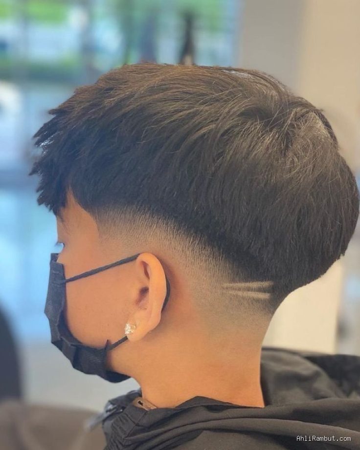 Photo by idntimes.com - Inspirasi Model Rambut Taper Fade Rapi untuk Anak Sekolah