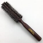 Photo via Bing Images - Panduan Memilih Sisir Blow Kayu Bulat untuk Rambut Bervolume