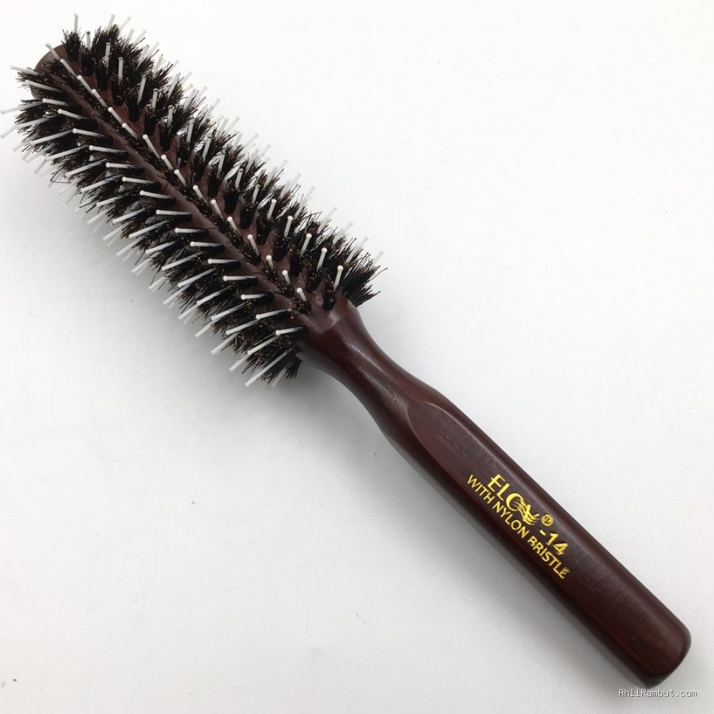 Photo via Bing Images - Panduan Memilih Sisir Blow Kayu Bulat untuk Rambut Bervolume
