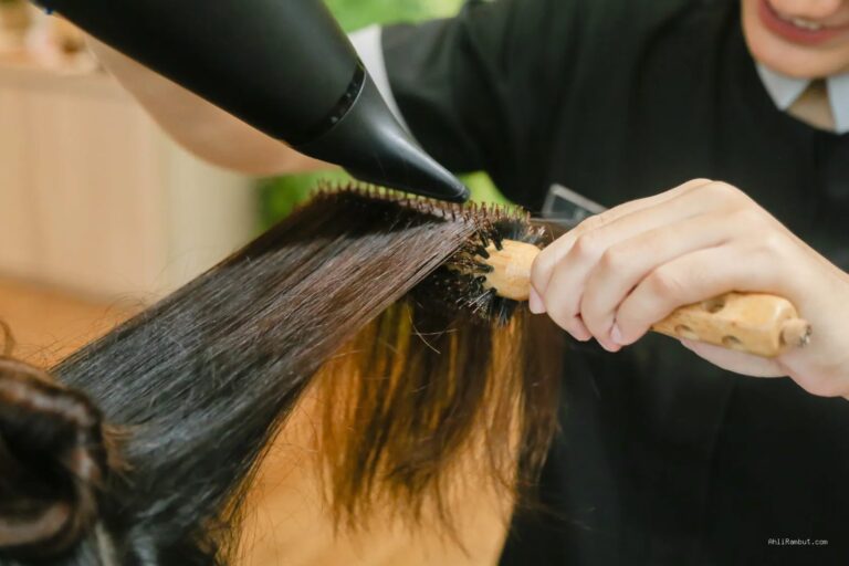 Photo by Deni Priyo via Pexels - Rekomendasi Hairdryer Terbaik: Rahasia Rambut Sehat & Berkilau