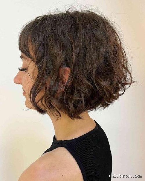 Photo by matain.id - Inspirasi Model Rambut Wavy Bob Pendek agar Tampak Mengembang