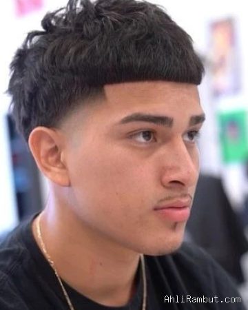 Photo by taper.ca - Mengenal Model Rambut Edgar Cut dengan Poni Depan Kotak