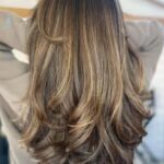 Photo by katietaromccarty.blogspot.com - Model Rambut Panjang Layer Oval dengan Potongan V Shape yang Elegan