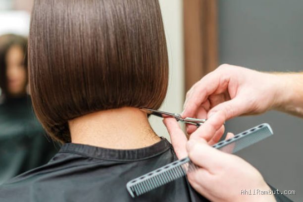 Photo by istockphoto.com - Panduan Praktis Menggunakan Split Ends Trimmer Sendiri di Rumah