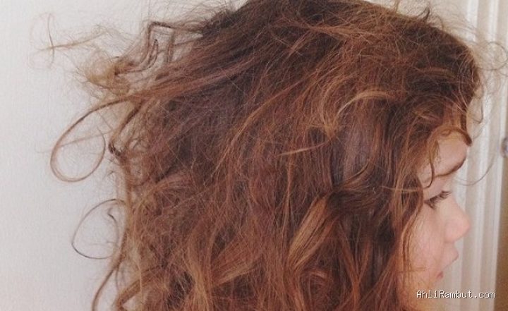 Photo by wowkeren.com - Tips Mengatasi Rambut Mengembang dan Kusut Setelah Bangun Tidur