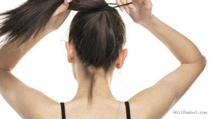 Photo by shopping.tribunnews.com - Efek Membiarkan Rambut Basah Terikat Terhadap Kebotakan Dini